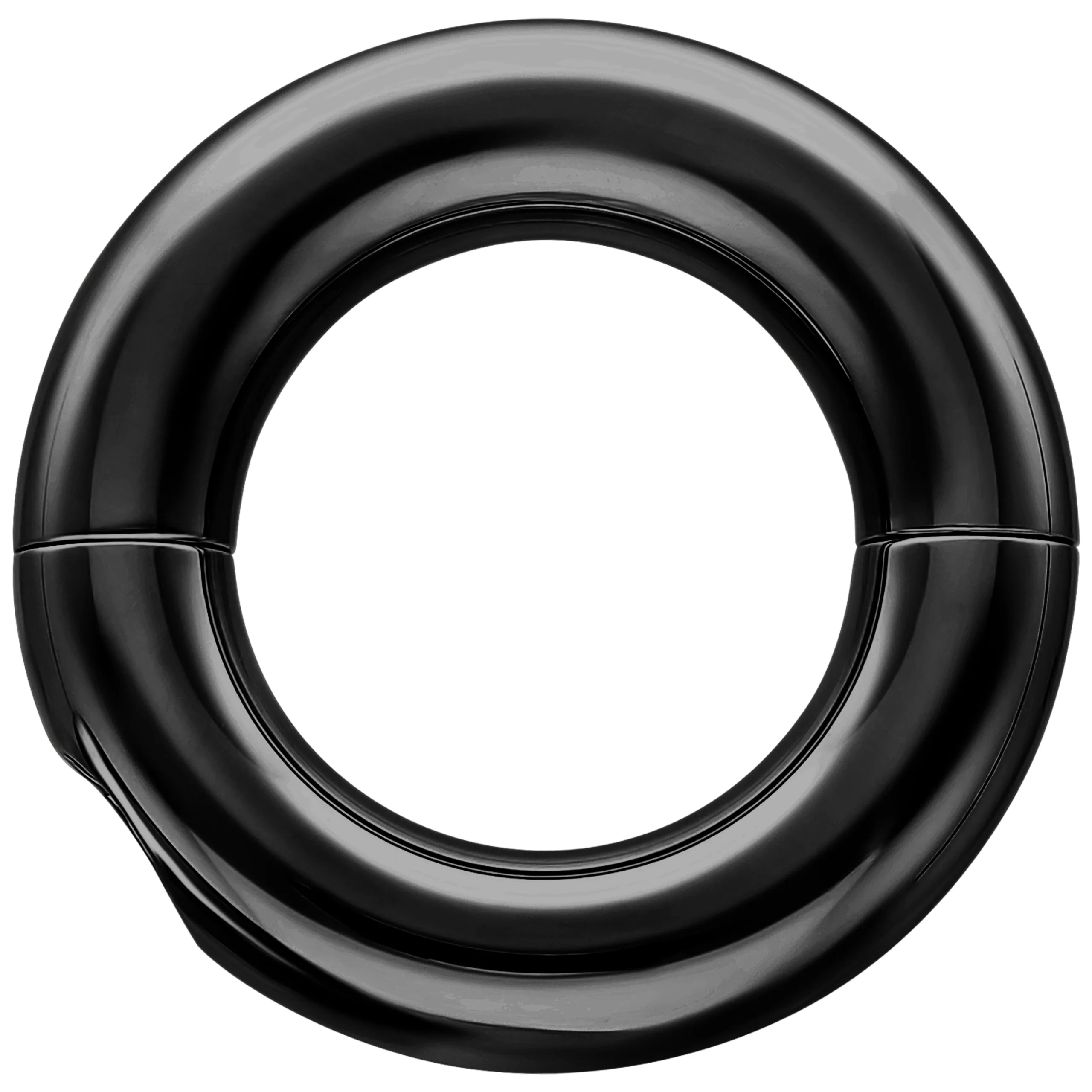 Schwarzer Tribal Dream Ring aus glänzendem Chirurgenstahl auf weißem Hintergrund