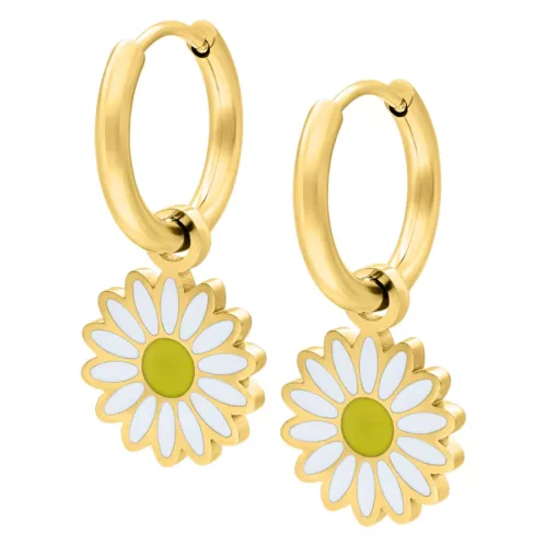Goldene Ohrringe mit Gänseblümchen-Anhänger auf weißem Hintergrund