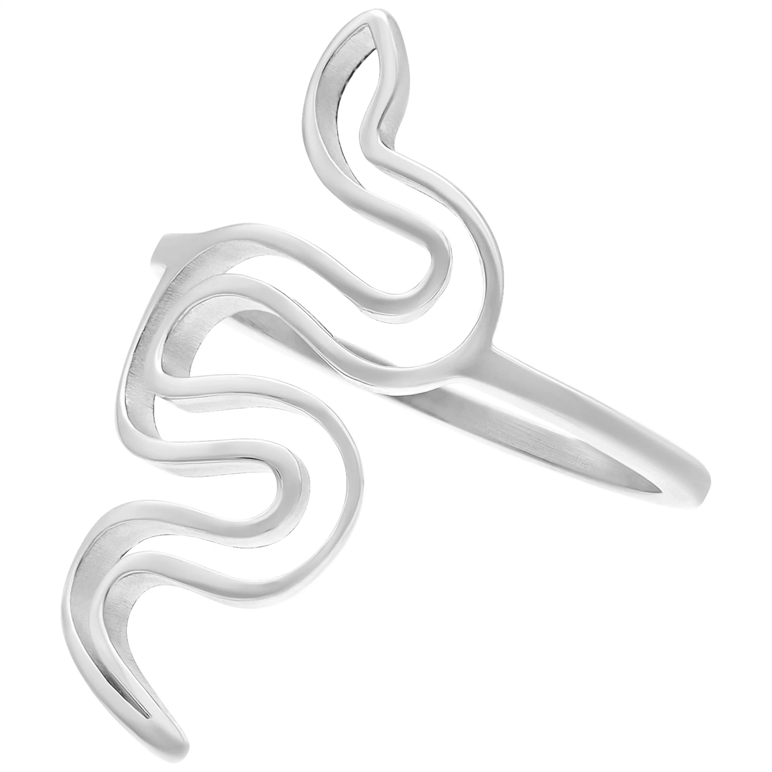 Silberfarbener Schlangenring aus Chirurgenstahl auf weißem Hintergrund