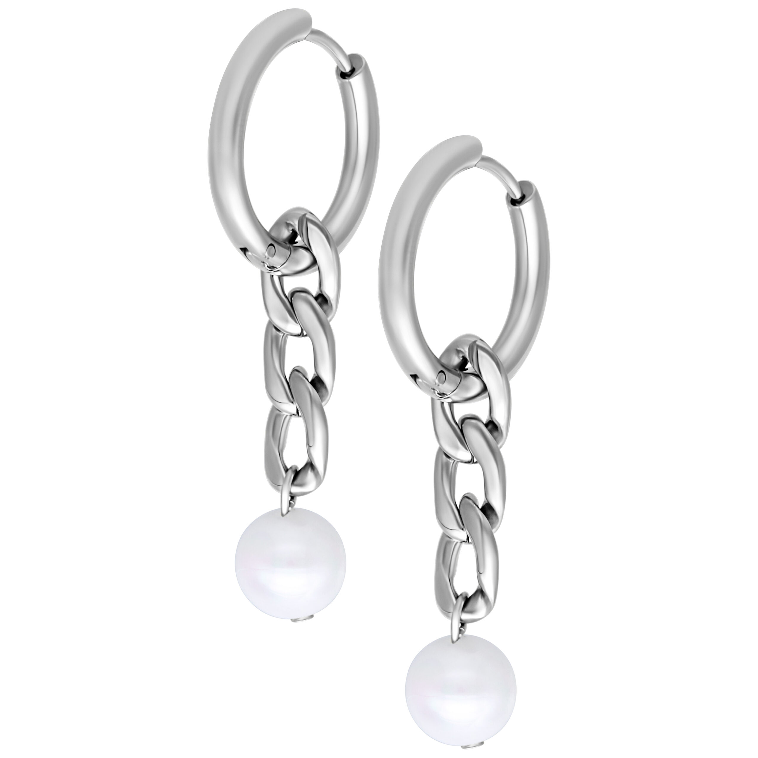 Silberne Chunky Pearl Hoops Ohrringe Silberne Ohrringe mit Perlenanhängern auf weißem Hintergrund