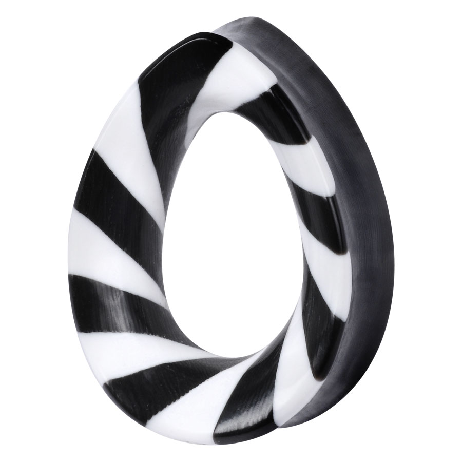 Schwarz-weißer Tunnel aus Horn in 24,0 mm Größe auf weißem Hintergrund