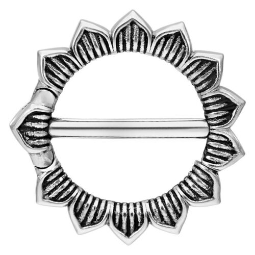 Silberner Nipple Clicker in Blumenform auf weißem Hintergrund