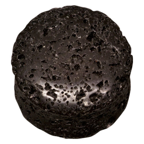 Runder schwarzer Lava Plug aus Stein auf weißem Hintergrund