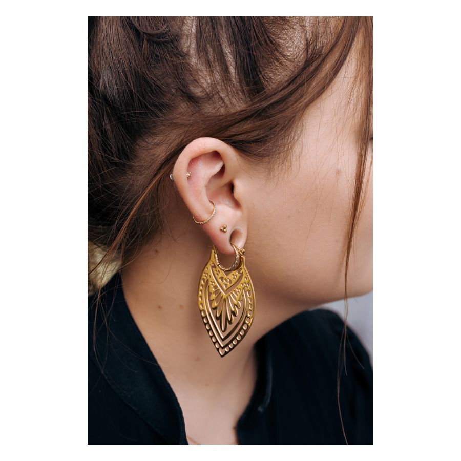 Pave Set Crystals Conch Ring