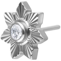 Silberner Push Fit Aufsatz mit kristallklarem Stein auf weißem Hintergrund