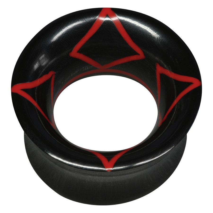 Schwarzer Horn Tunnel mit roten Diamantmustern auf weißem Hintergrund