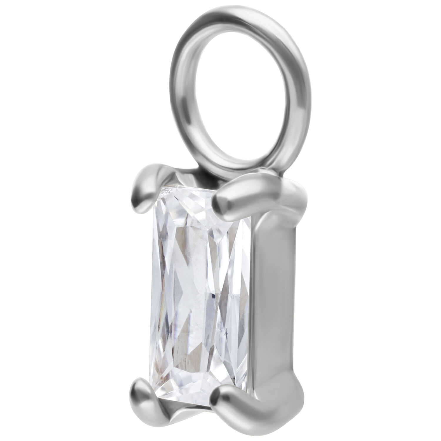 Silberner Piercing-Anhänger mit rechteckigem Kristall auf weißem Hintergrund
