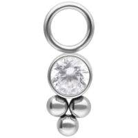 Silberner Piercing-Anhänger mit rundem Kristall und Kugeln auf weißem Hintergrund